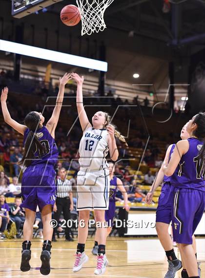 Thumbnail 1 in Holy Family vs. Valor Christian (CHSAA 4A Semifinal) photogallery.