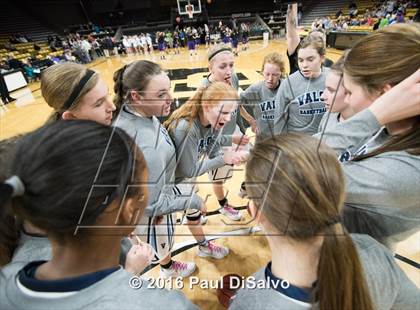 Thumbnail 3 in Holy Family vs. Valor Christian (CHSAA 4A Semifinal) photogallery.