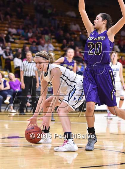 Thumbnail 2 in Holy Family vs. Valor Christian (CHSAA 4A Semifinal) photogallery.