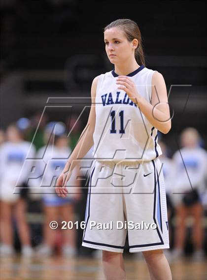 Thumbnail 2 in Holy Family vs. Valor Christian (CHSAA 4A Semifinal) photogallery.