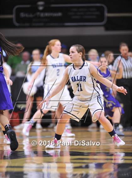 Thumbnail 2 in Holy Family vs. Valor Christian (CHSAA 4A Semifinal) photogallery.