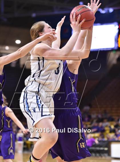 Thumbnail 2 in Holy Family vs. Valor Christian (CHSAA 4A Semifinal) photogallery.