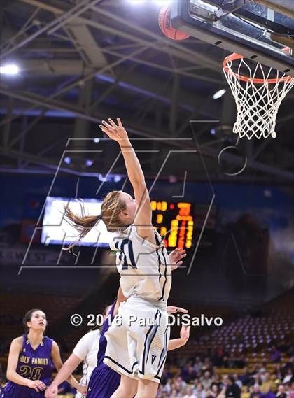 Thumbnail 1 in Holy Family vs. Valor Christian (CHSAA 4A Semifinal) photogallery.