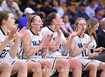 Thumbnail 2 in Holy Family vs. Valor Christian (CHSAA 4A Semifinal) photogallery.