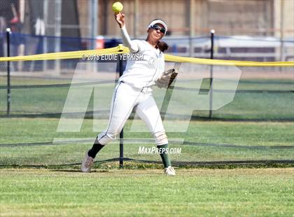 Thumbnail 3 in Brea Olinda vs. Downey photogallery.