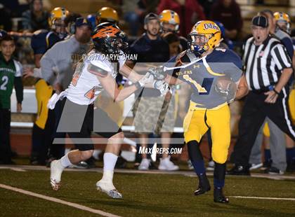 Thumbnail 3 in Apple Valley vs. Montebello (CIFSS D10 Second Round) photogallery.