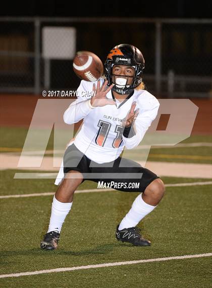 Thumbnail 1 in Apple Valley vs. Montebello (CIFSS D10 Second Round) photogallery.