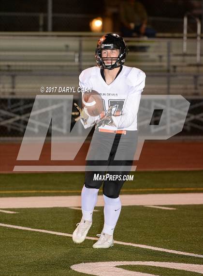 Thumbnail 3 in Apple Valley vs. Montebello (CIFSS D10 Second Round) photogallery.