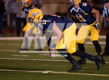 Thumbnail 3 in Apple Valley vs. Montebello (CIFSS D10 Second Round) photogallery.