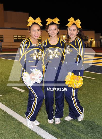 Thumbnail 1 in Apple Valley vs. Montebello (CIFSS D10 Second Round) photogallery.