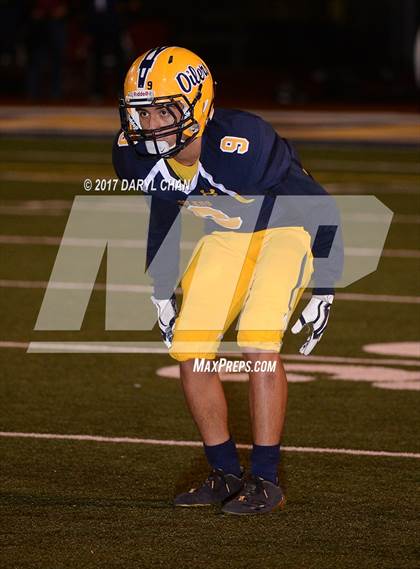 Thumbnail 3 in Apple Valley vs. Montebello (CIFSS D10 Second Round) photogallery.