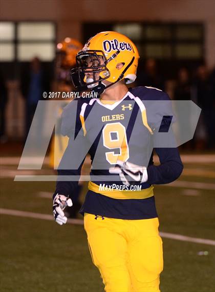 Thumbnail 1 in Apple Valley vs. Montebello (CIFSS D10 Second Round) photogallery.
