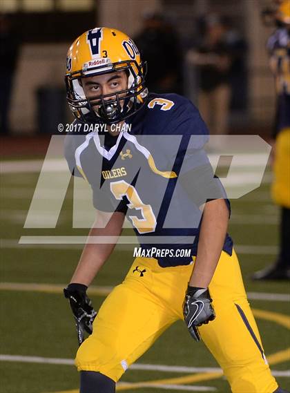 Thumbnail 2 in Apple Valley vs. Montebello (CIFSS D10 Second Round) photogallery.