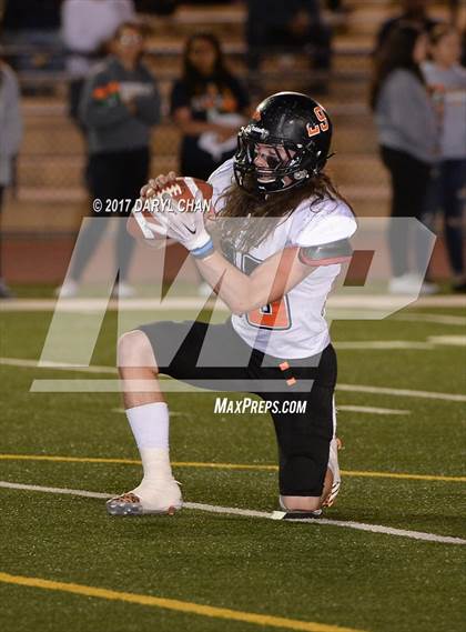 Thumbnail 3 in Apple Valley vs. Montebello (CIFSS D10 Second Round) photogallery.
