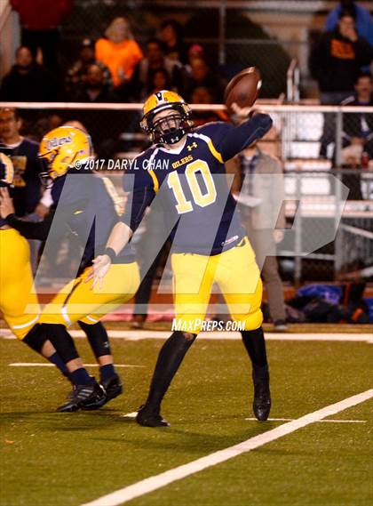 Thumbnail 1 in Apple Valley vs. Montebello (CIFSS D10 Second Round) photogallery.