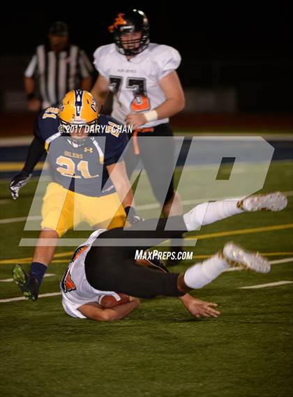 Thumbnail 3 in Apple Valley vs. Montebello (CIFSS D10 Second Round) photogallery.
