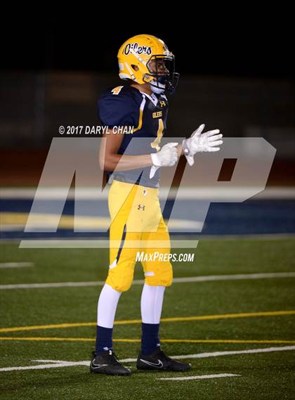 Thumbnail 2 in Apple Valley vs. Montebello (CIFSS D10 Second Round) photogallery.