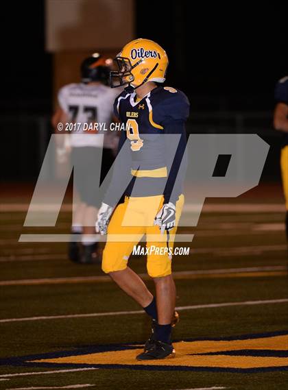 Thumbnail 3 in Apple Valley vs. Montebello (CIFSS D10 Second Round) photogallery.