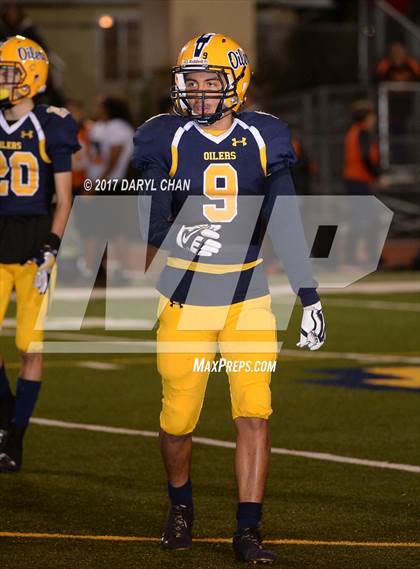Thumbnail 1 in Apple Valley vs. Montebello (CIFSS D10 Second Round) photogallery.