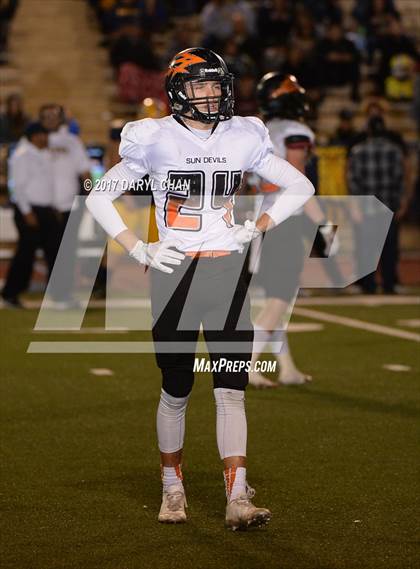 Thumbnail 3 in Apple Valley vs. Montebello (CIFSS D10 Second Round) photogallery.