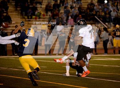 Thumbnail 1 in Apple Valley vs. Montebello (CIFSS D10 Second Round) photogallery.