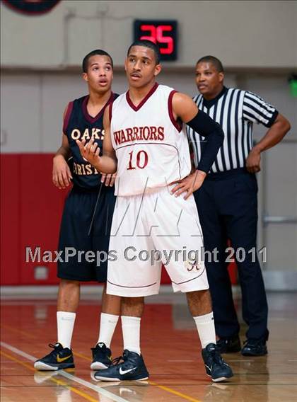 Thumbnail 2 in Oaks Christian vs. Alemany (War on the Floor Extravaganza) photogallery.