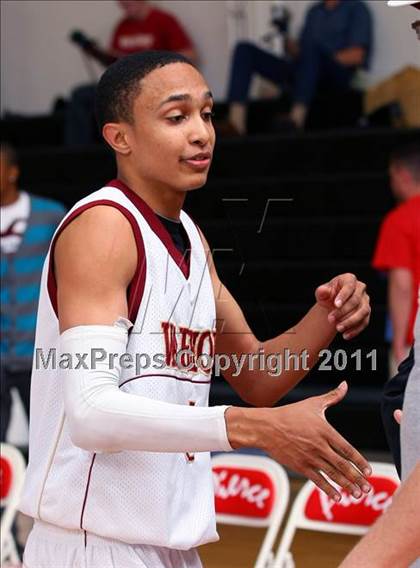 Thumbnail 2 in Oaks Christian vs. Alemany (War on the Floor Extravaganza) photogallery.