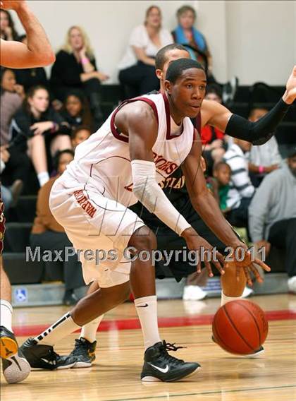Thumbnail 3 in Oaks Christian vs. Alemany (War on the Floor Extravaganza) photogallery.