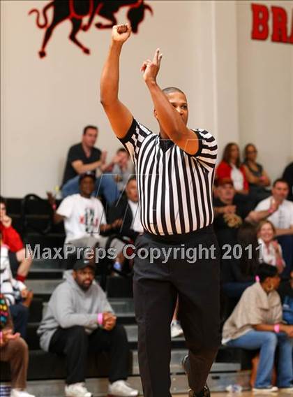 Thumbnail 3 in Oaks Christian vs. Alemany (War on the Floor Extravaganza) photogallery.