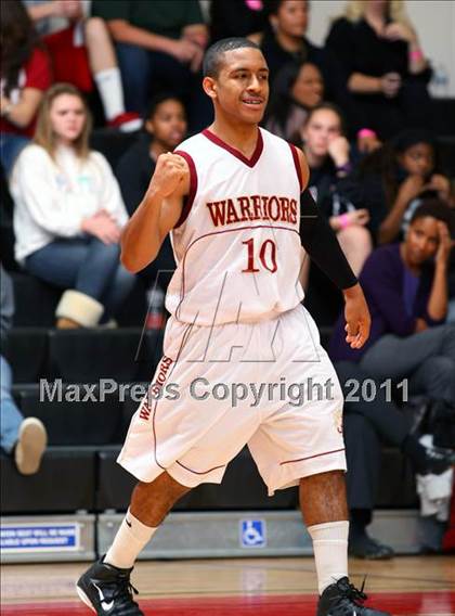 Thumbnail 3 in Oaks Christian vs. Alemany (War on the Floor Extravaganza) photogallery.