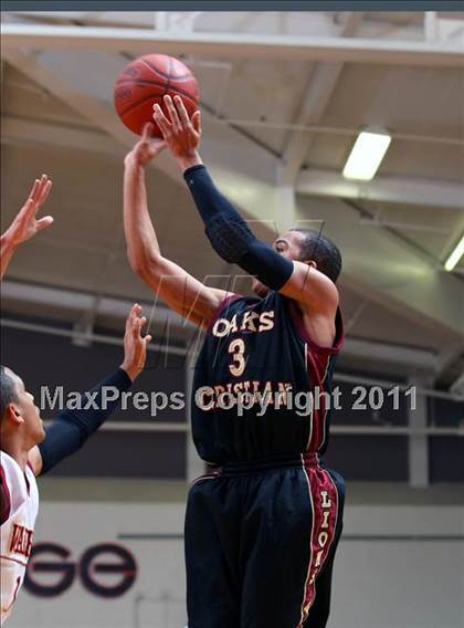 Thumbnail 2 in Oaks Christian vs. Alemany (War on the Floor Extravaganza) photogallery.