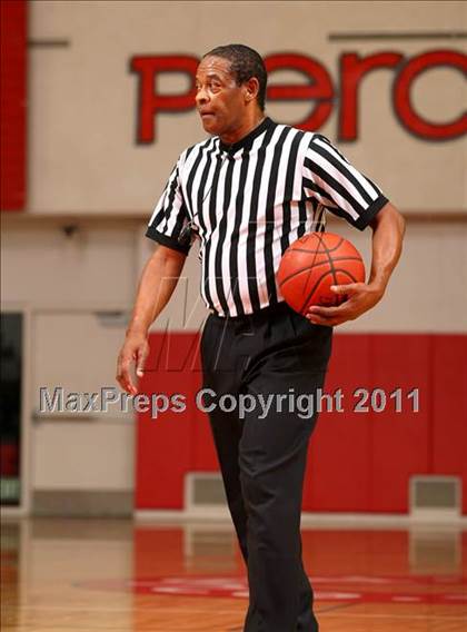Thumbnail 1 in Oaks Christian vs. Alemany (War on the Floor Extravaganza) photogallery.
