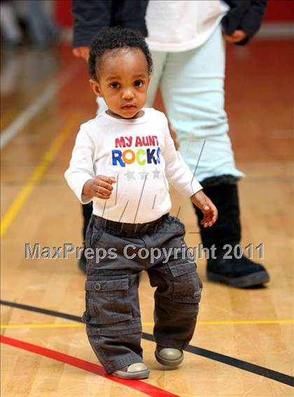 Thumbnail 3 in Oaks Christian vs. Alemany (War on the Floor Extravaganza) photogallery.