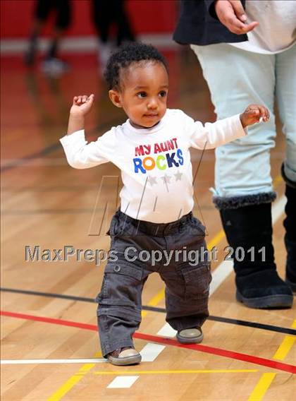 Thumbnail 2 in Oaks Christian vs. Alemany (War on the Floor Extravaganza) photogallery.