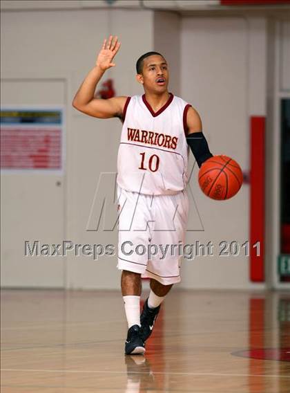 Thumbnail 2 in Oaks Christian vs. Alemany (War on the Floor Extravaganza) photogallery.