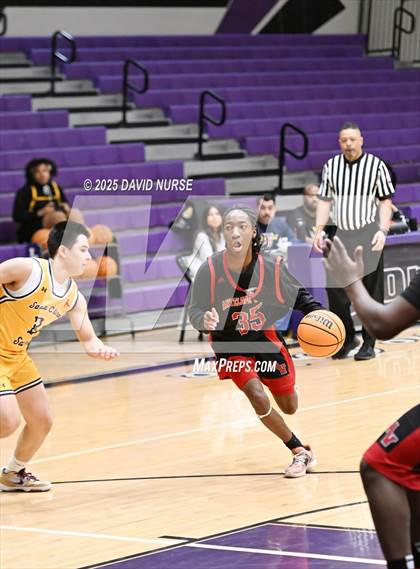 Thumbnail 2 in Antelope Valley vs. Santa Clara photogallery.