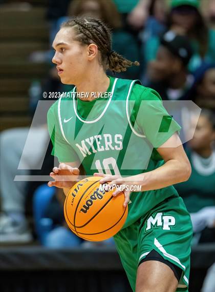 Thumbnail 1 in Richmond vs Myers Park (NCHSAA 4A Final - Game) photogallery.