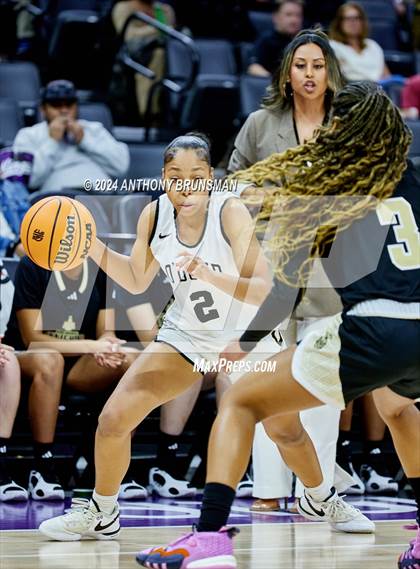 Thumbnail 2 in Bishop Montgomery vs Bishop O'Dowd (CIF State D1 Final) photogallery.