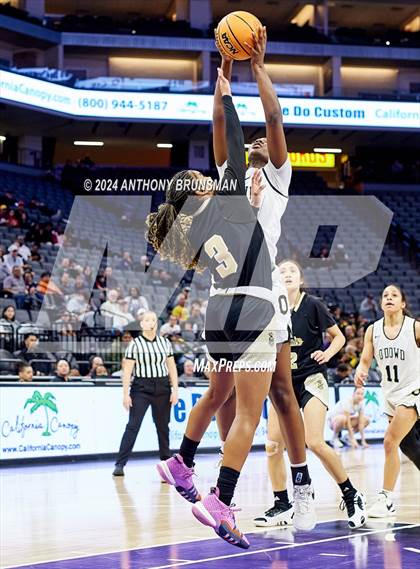 Thumbnail 2 in Bishop Montgomery vs Bishop O'Dowd (CIF State D1 Final) photogallery.