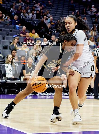 Thumbnail 1 in Bishop Montgomery vs Bishop O'Dowd (CIF State D1 Final) photogallery.