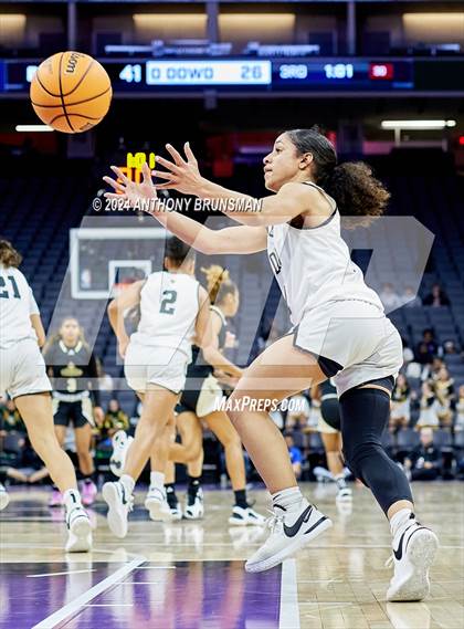 Thumbnail 3 in Bishop Montgomery vs Bishop O'Dowd (CIF State D1 Final) photogallery.