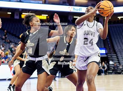 Thumbnail 2 in Bishop Montgomery vs Bishop O'Dowd (CIF State D1 Final) photogallery.