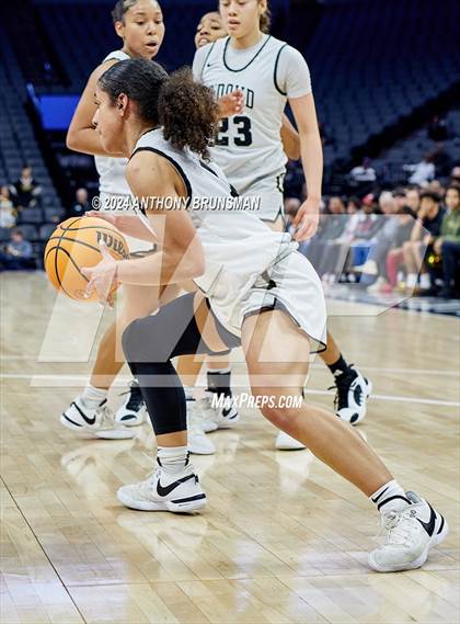 Thumbnail 2 in Bishop Montgomery vs Bishop O'Dowd (CIF State D1 Final) photogallery.