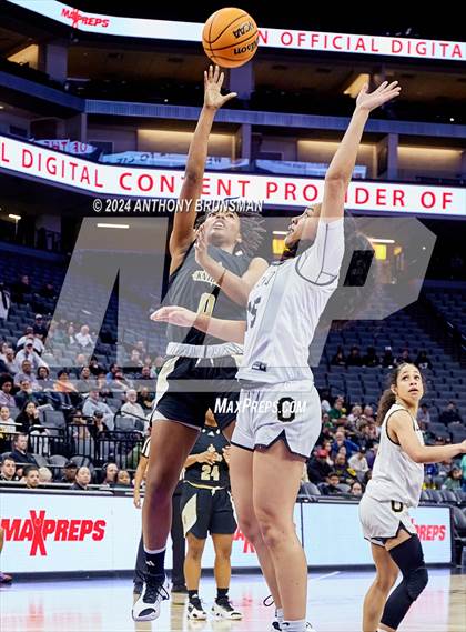 Thumbnail 2 in Bishop Montgomery vs Bishop O'Dowd (CIF State D1 Final) photogallery.
