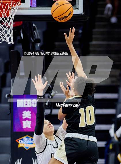 Thumbnail 2 in Bishop Montgomery vs Bishop O'Dowd (CIF State D1 Final) photogallery.