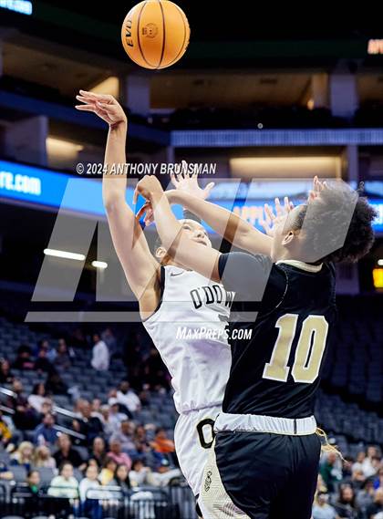 Thumbnail 2 in Bishop Montgomery vs Bishop O'Dowd (CIF State D1 Final) photogallery.