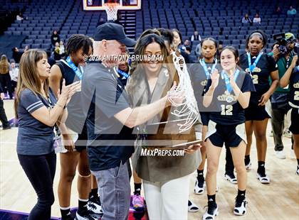 Thumbnail 2 in Bishop Montgomery vs Bishop O'Dowd (CIF State D1 Final) photogallery.