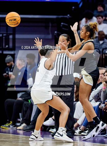 Thumbnail 3 in Bishop Montgomery vs Bishop O'Dowd (CIF State D1 Final) photogallery.