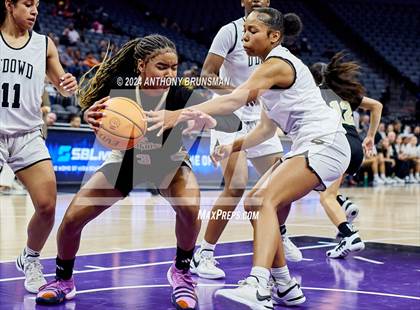 Thumbnail 1 in Bishop Montgomery vs Bishop O'Dowd (CIF State D1 Final) photogallery.