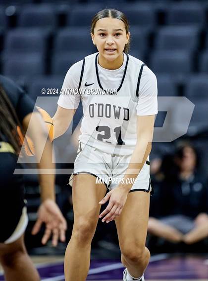 Thumbnail 2 in Bishop Montgomery vs Bishop O'Dowd (CIF State D1 Final) photogallery.